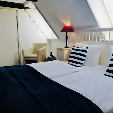 Hostel Huette 52 *