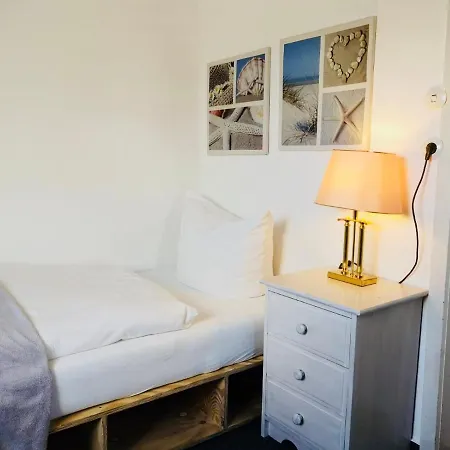 Vandrarhem Huette 52 Garding