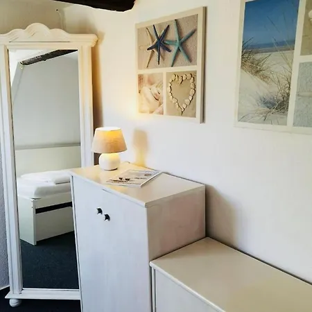 Huette 52 Vandrarhem Garding
