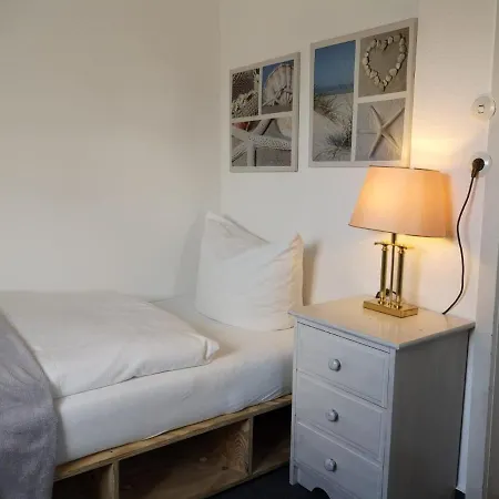 Huette 52 Vandrarhem Garding